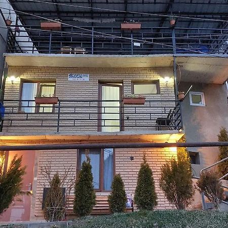 Guesthouse Saba بورجومي الغرفة الصورة